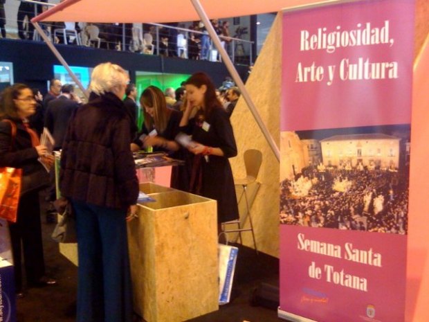 Totana muestra al mundo el color y el esplendor de la Semana Santa en la Feria Internacional de Turismo