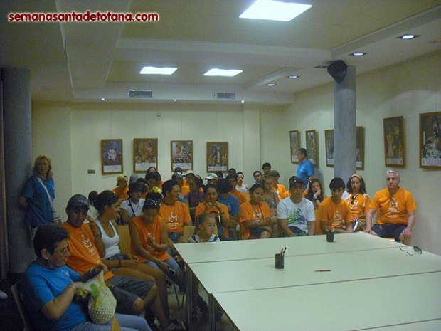 El Presidente del Ilustre Cabildo recibe a los jóvenes de Ecuador que participarán en las Jornadas Mundiales de la Juventud en Madrid