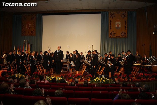 EL ILUSTRE CABILDO SUPERIOR DE PROCESIONES FELICITA AL COLEGIO REINA SOFÍA Y A LA AGRUPACIÓN MUSICAL DE TOTANA 