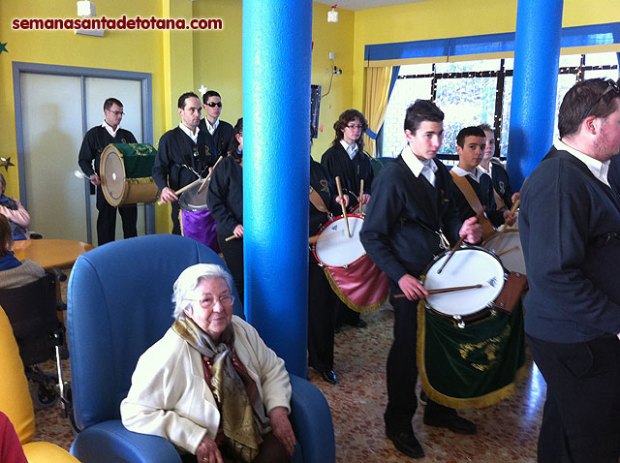 VISITA DE LA BANDA DEL CABILDO A LA RESIDENCIA 